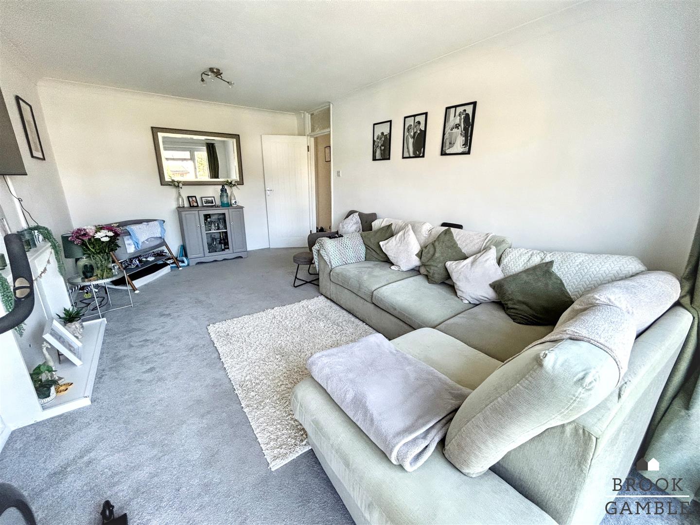 2 Bedroom Apartment. Shortdean Place in Eastbourne, East Sussex 8